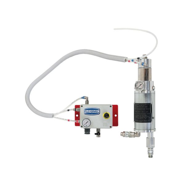 Automatic air trap device with pump stop system for oil pumps