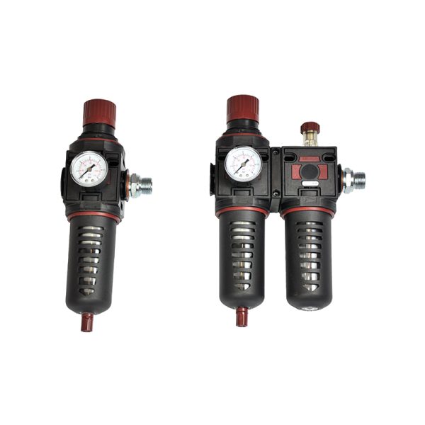 Pressure regulator with gauge