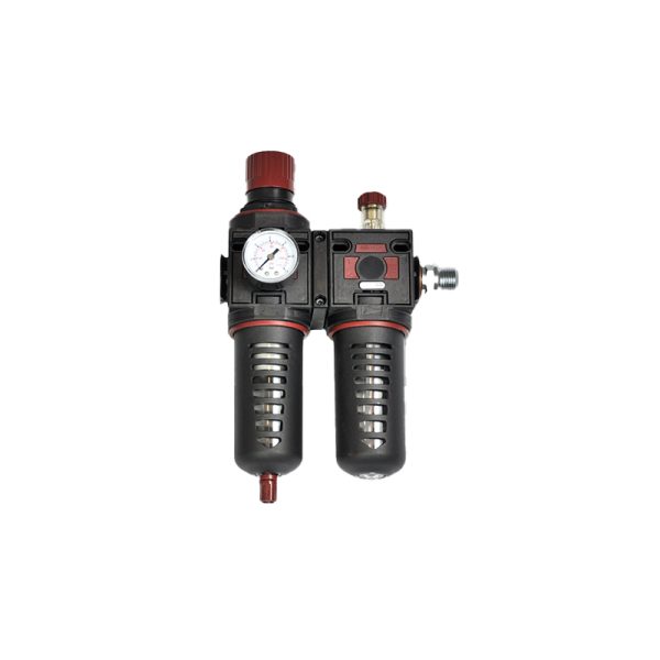 Pressure regulator with gauge