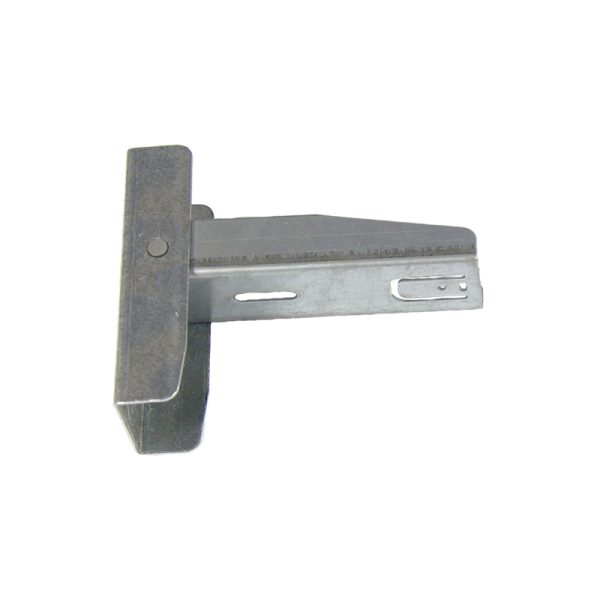 Metal L - bracket, suitable for the fixation overhang of rigid pipes
